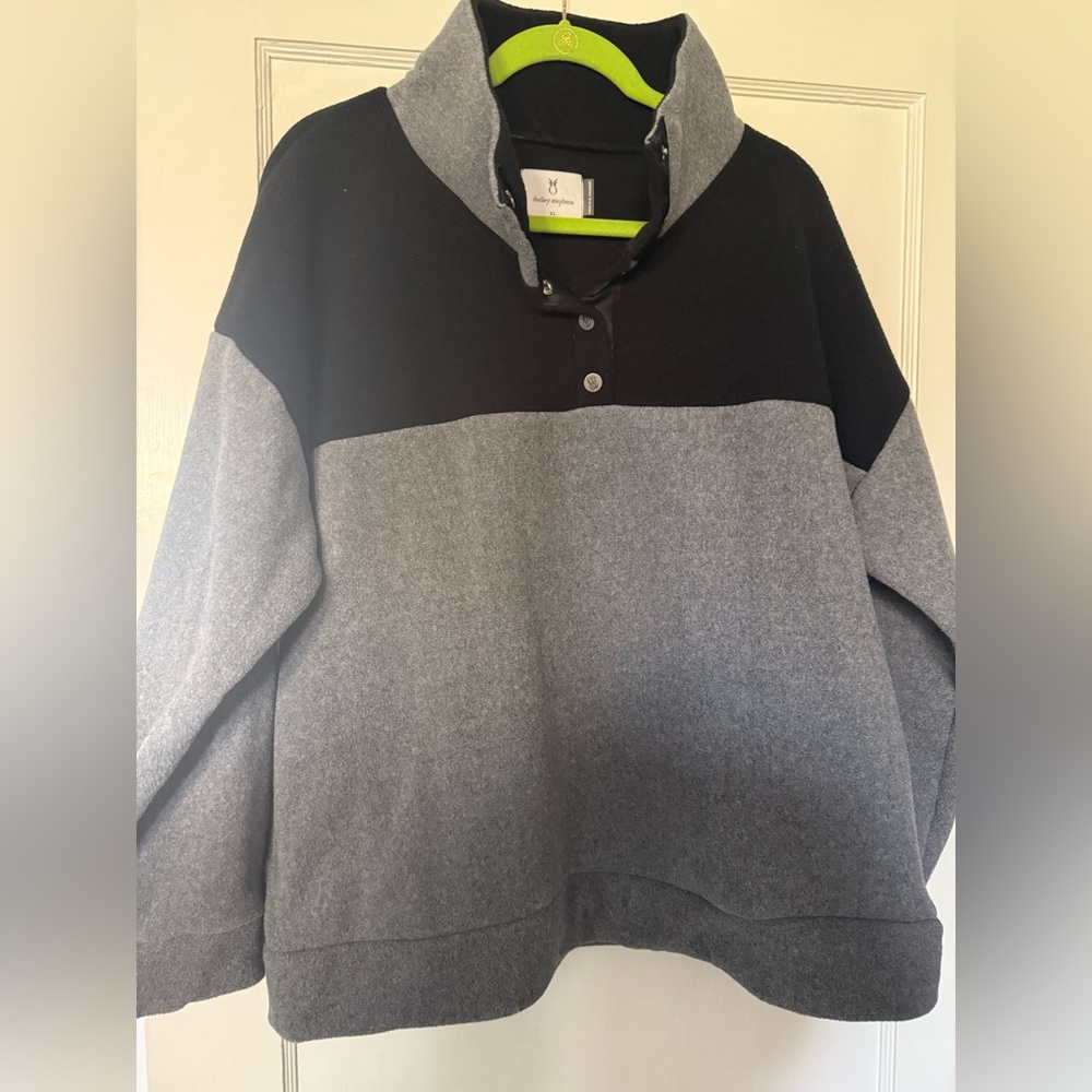 Dudley Stephens Black and Gray Sweatshirt